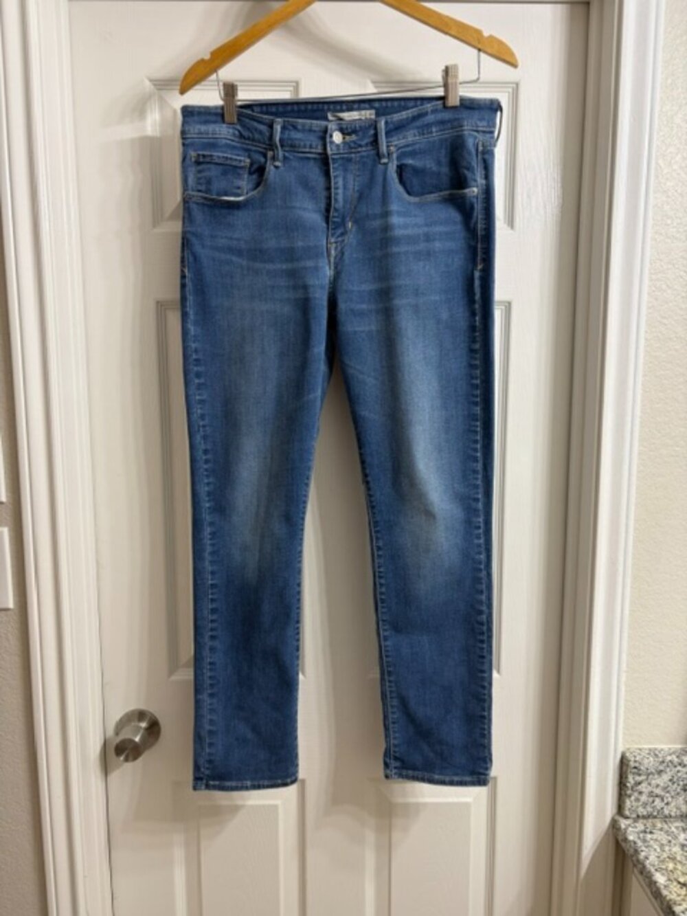Levi Strauss Women's Classic Mid Rise Skinny Jeans, Size 16